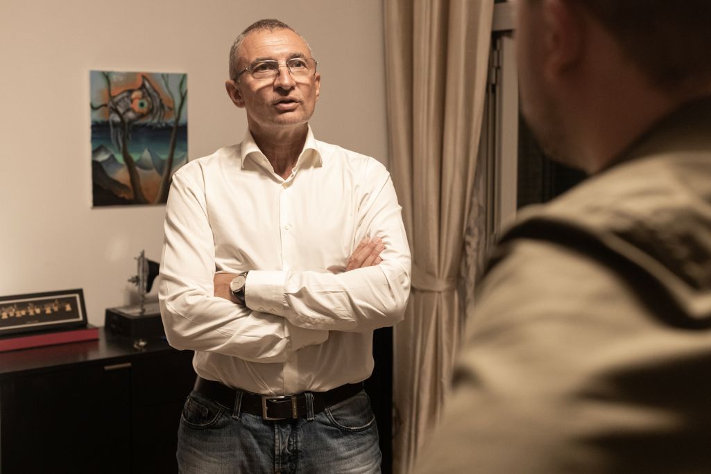 Аляксандр Мураўёў у сваёй кватэры. Дубай, Аб’яднаныя Арабскія Эміраты. 25 студзеня 2024 года. Фота перададзенае рэдакцыі