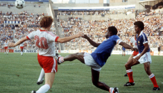 Zbigniew Boniek (L) i Marius Tresor (P) (fot. PAP)