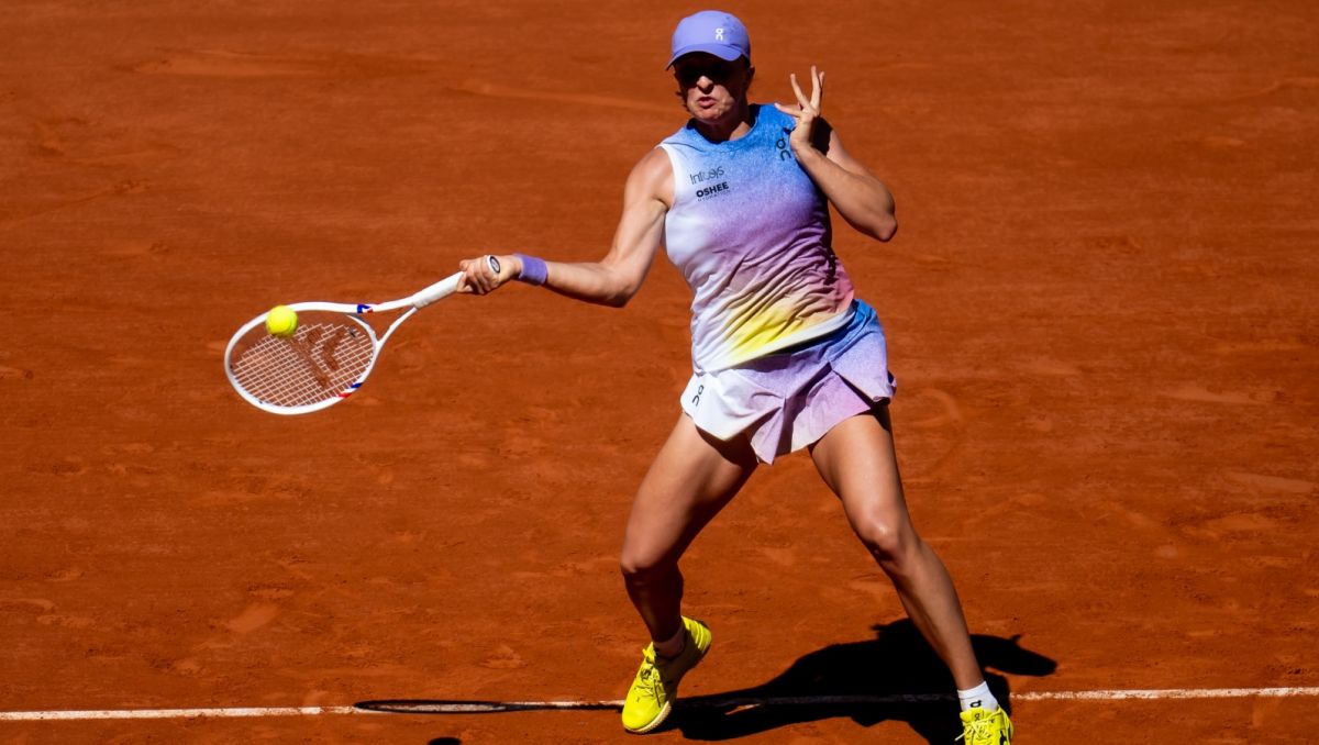 Świątek – Rybakina [NA ŻYWO]. Relacja online dzisiaj z meczu 4. rundy