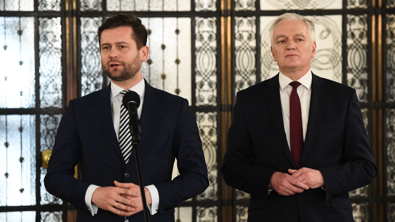 Kamil Bortniczuk i Jarosław Gowin (fot. PAP/Radek Pietruszka) Kamil Bortniczuk i Jarosław Gowin (fot. PAP/Radek Pietruszka)