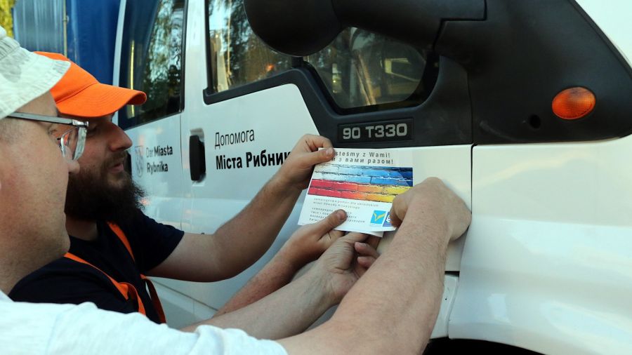 Na Ukrainę dotarł samochód podarowany przez samorząd Rybnika. Fot. www.facebook.com/KuczeraPiotr