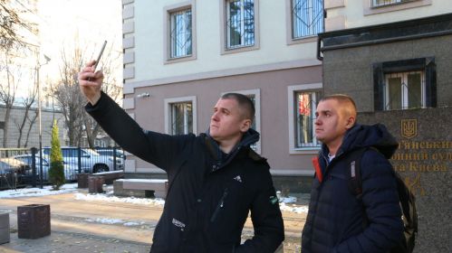 Браты Канановічы перад судом у Кіеве. Фота: graty.me
