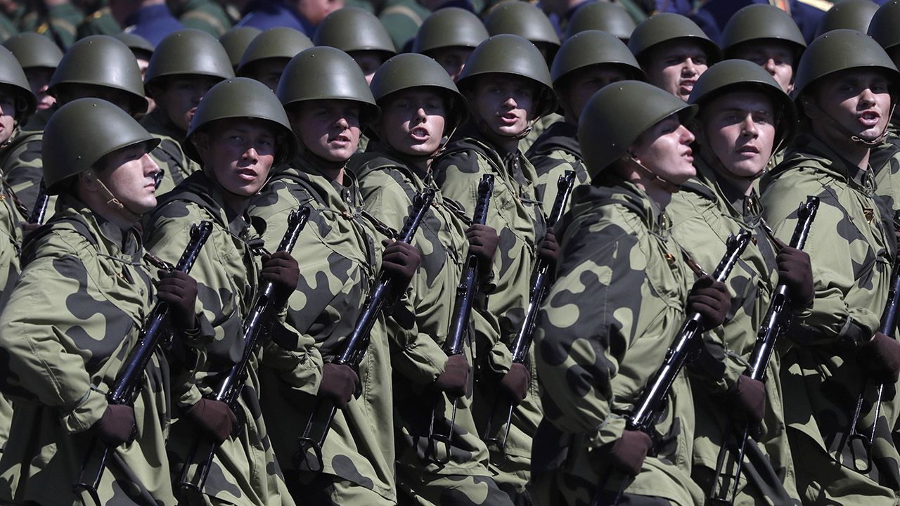Rosyjska armia (fot. arch.PAP/ EPA/PAVEL GOLOVKIN )