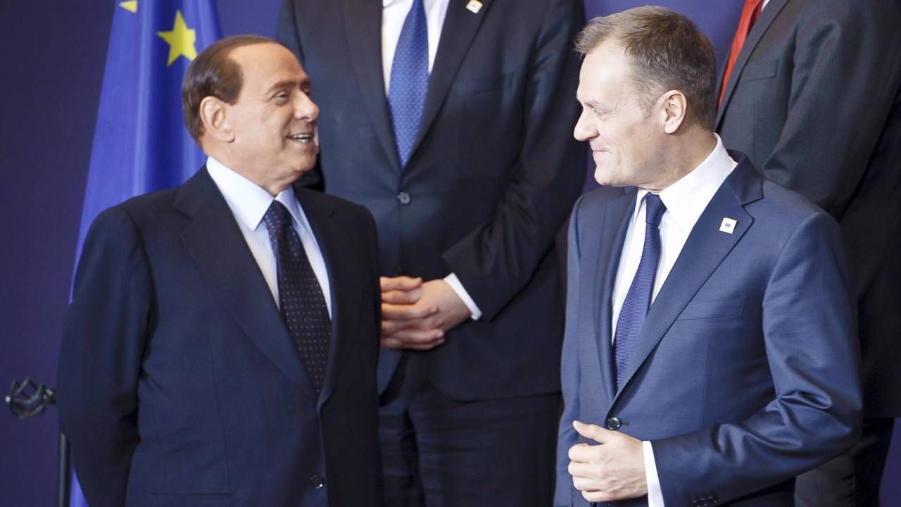 Silvio Berlusconi i Donald Tusk, 2011 rok (fot. PAP/ Wiktor Dabkowski)