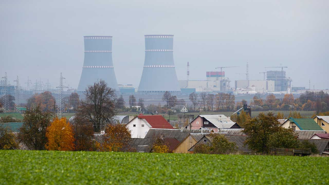 Białoruska elektrownia atomowa, której budowa dobiega końca, powstaje ok. 20 km od granicy z Litwą (fot. REUTERS/Vasily Fedosenko) Białoruska elektrownia atomowa, której budowa dobiega końca, powstaje ok. 20 km od granicy z Litwą (fot. REUTERS/Vasily Fedosenko)
