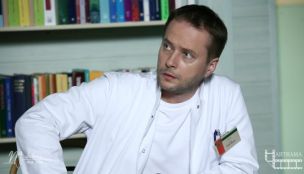 Spóźniony Artur Żmijewski