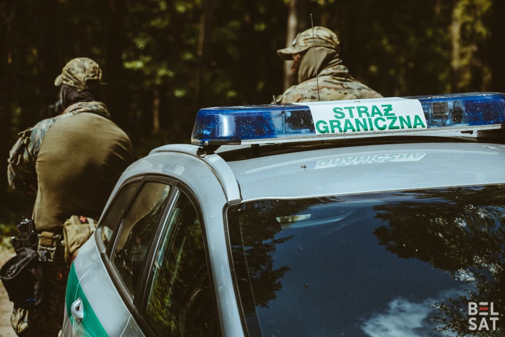Вайскоўцы польскай памежнай службы каля мяжы Польшчы і Беларусі. Вёска Белавежа, Польшча. 18 чэрвеня 2024 года. (Фота: Белсат)