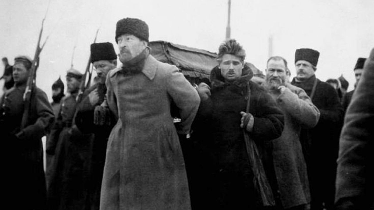 Dzierżyński na pogrzebie Lenina w 1924 roku (fot. wikipedia.org)