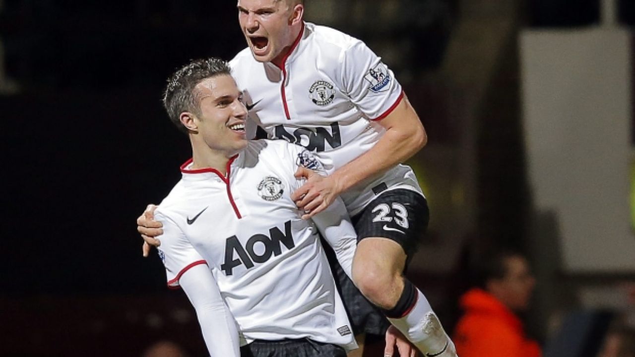 Robin van Persie i Tom Cleverley strzelili gole dla dla United (fot. PAP/EPA)