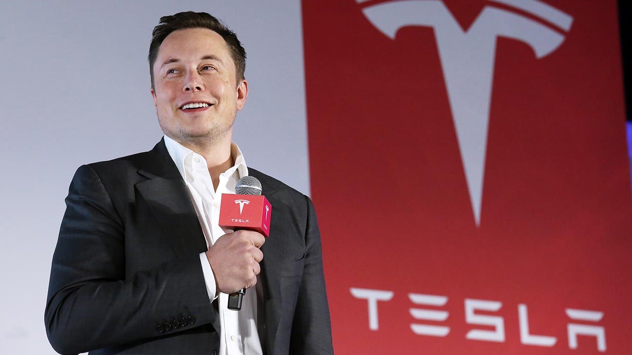 Elon Musk niebawem otworzy sieć restauracji szybkiej obsługi (fot. Nora Tam/South China Morning Post via Getty Images)