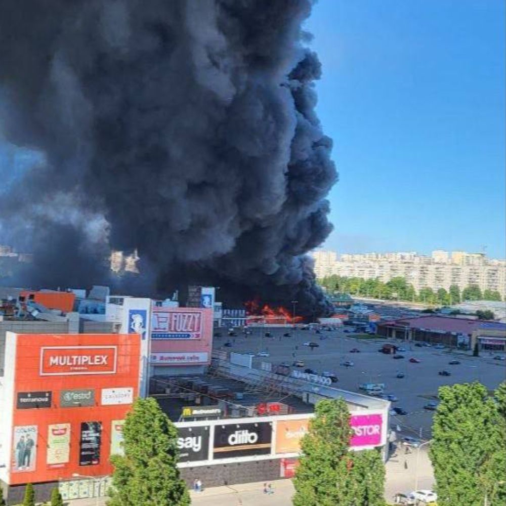 Пажар у выніку расейскага ўдару па Харкаве, Украіна. 25 траўня 2024 года. (Фота: Харьков Life / Telegram)