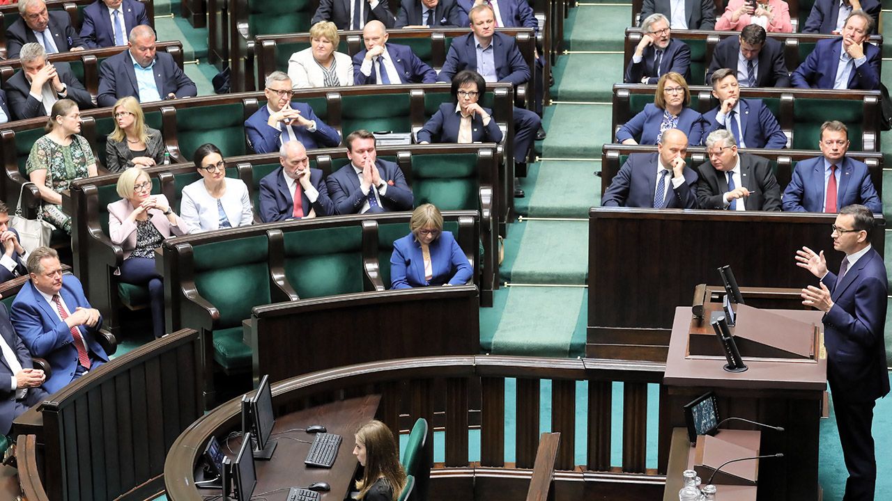 Poza PiS i PO do Sejmu weszłyby jeszcze, SLD Kukiz'15 i PSL (fot. PAP/Paweł Supernak) Poza PiS i PO do Sejmu weszłyby jeszcze, SLD Kukiz'15 i PSL (fot. PAP/Paweł Supernak)