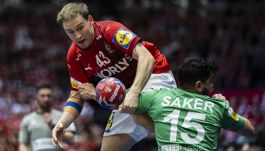 Reprezentacja Danii rozbiła na otwarcie MŚ 2025 Algierię różnicą aż 25 bramek (fot. PAP / EPA)