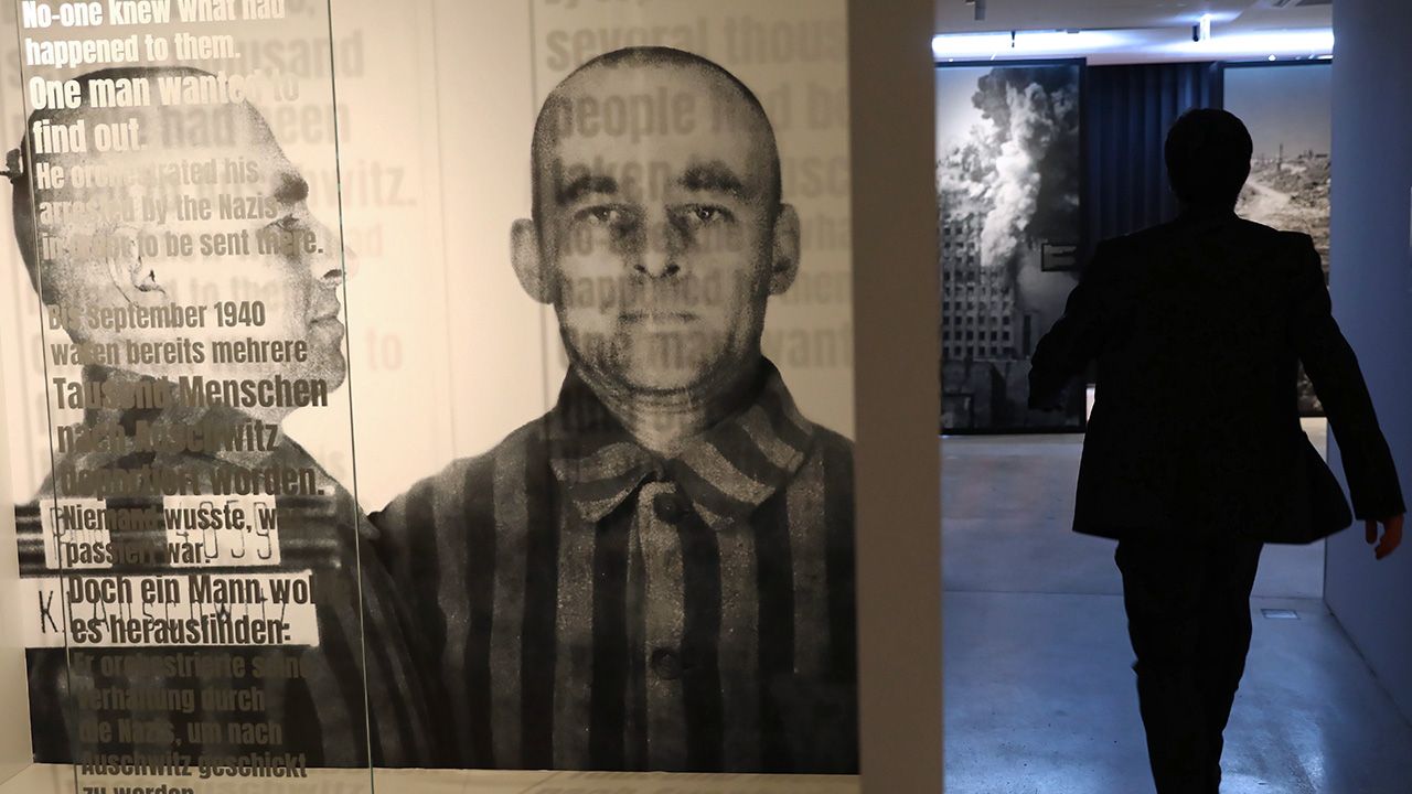 Witold Pilecki pośmiertnie, w 2006 r. otrzymał Order Orła Białego (fot. arch.PAP/Rafał Guz) Witold Pilecki pośmiertnie, w 2006 r. otrzymał Order Orła Białego (fot. arch.PAP/Rafał Guz)