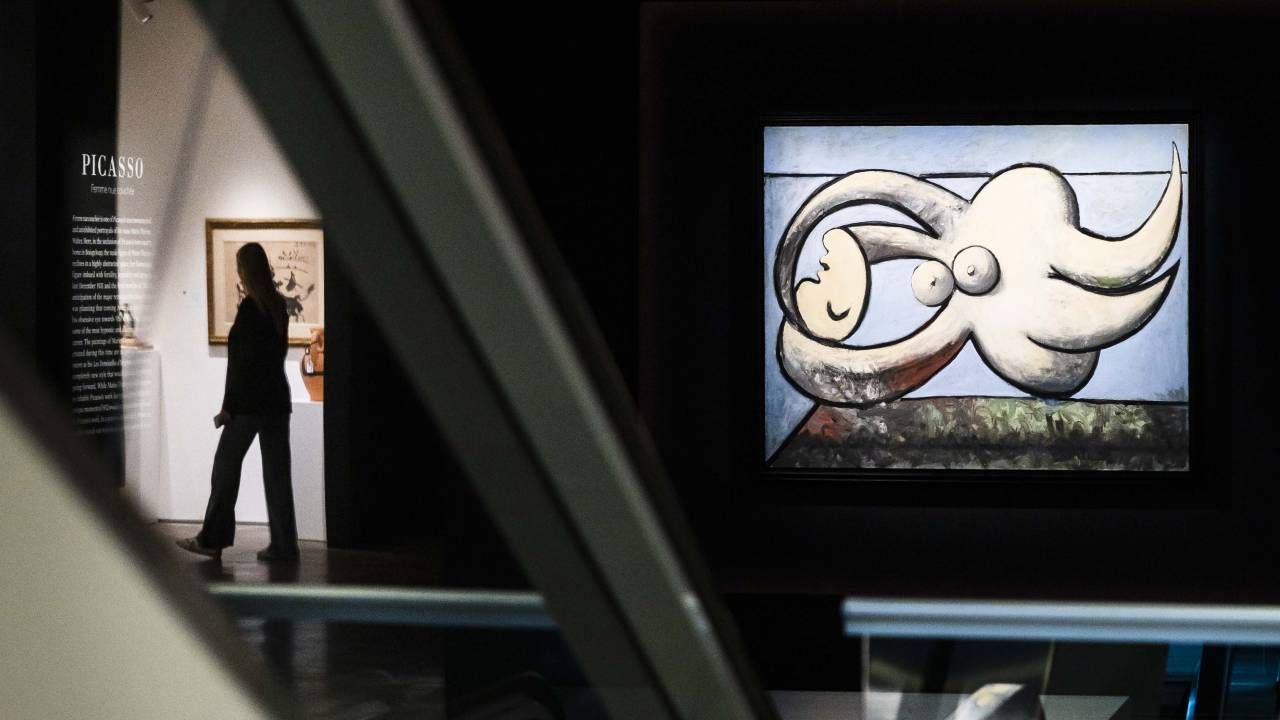 Obraz Picassa „Femme nue couchée” został sprzedany za 67,5 mln dolarów (fot. PAP/EPA/JUSTIN LANE)