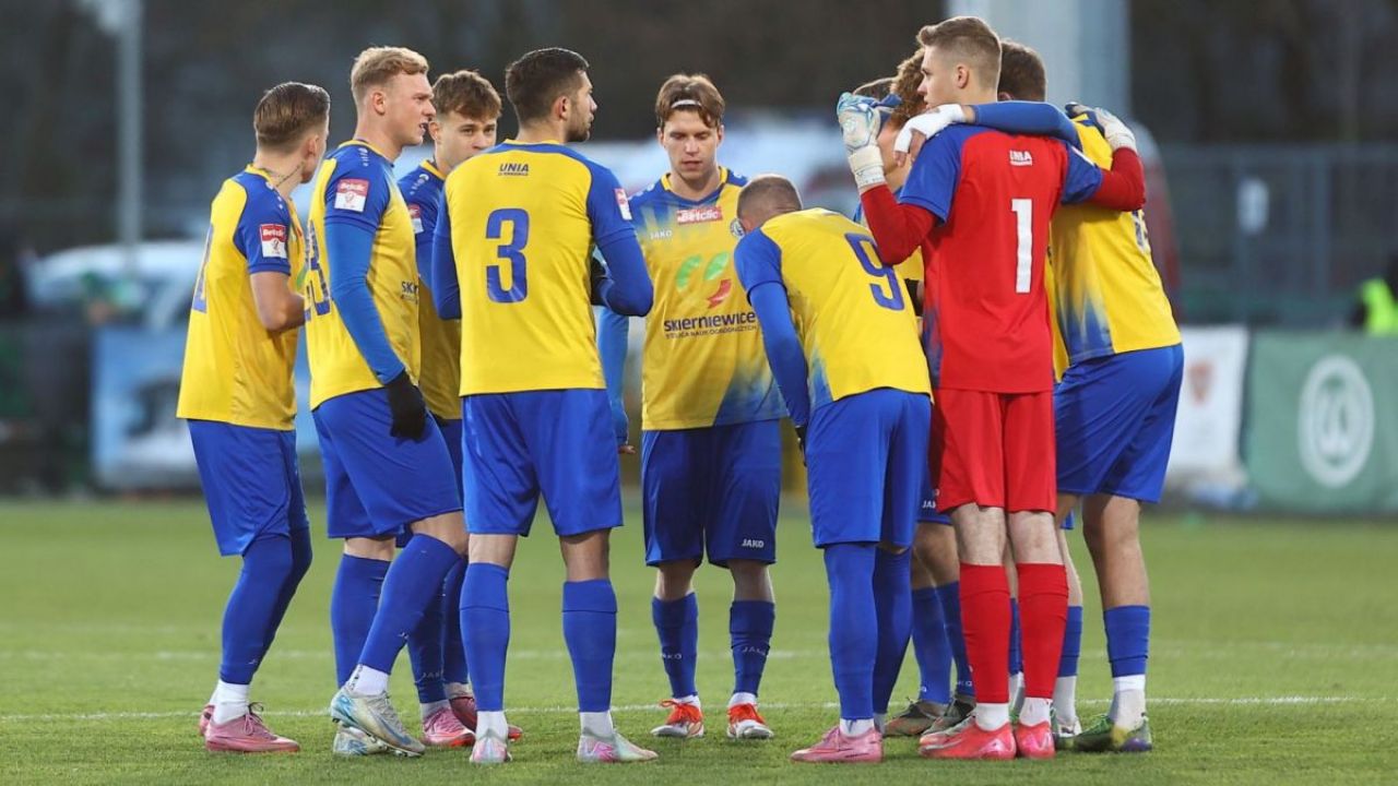 Unia Skierniewice – Chojniczanka Chojnice. Betclic 2 Liga, 33. kolejka. Transmisja w tvpsport.pl (22.05.2026)
