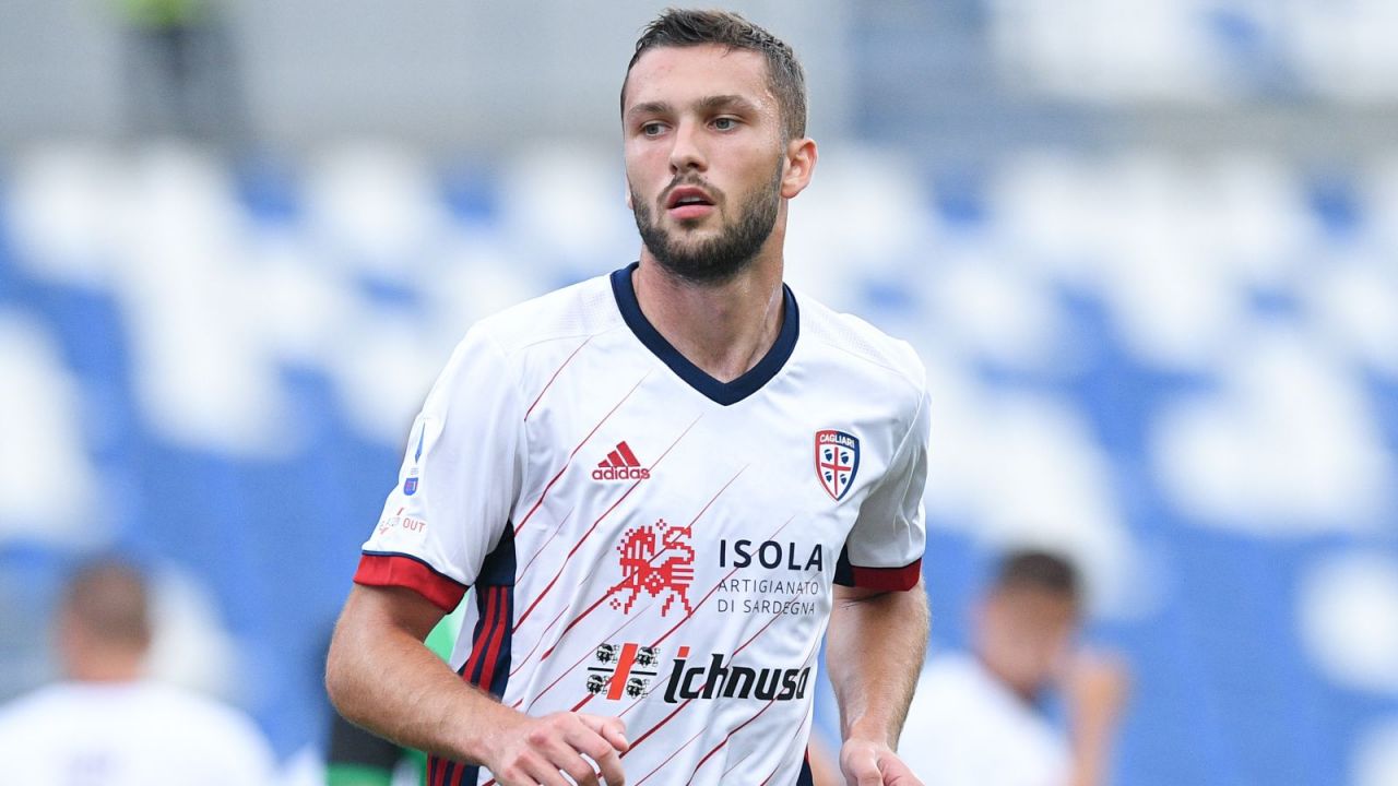 Sebastian Walukiewicz przedłużył kontrakt z Cagliari (sport.tvp.pl)