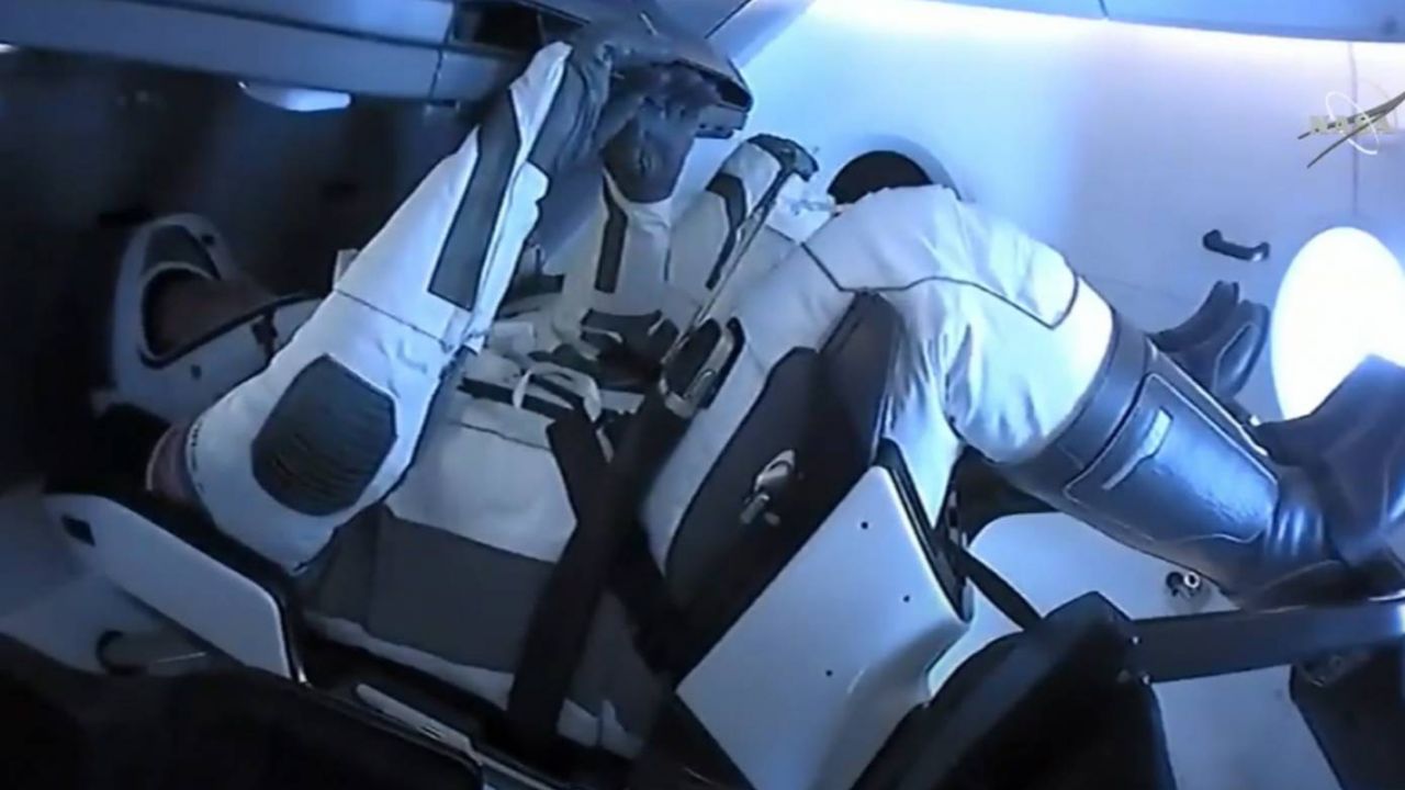 Astronauci wracają po dwumiesięcznym pobycie na ISS (fot. PAP/EPA/NASA) Astronauci wracają po dwumiesięcznym pobycie na ISS (fot. PAP/EPA/NASA)