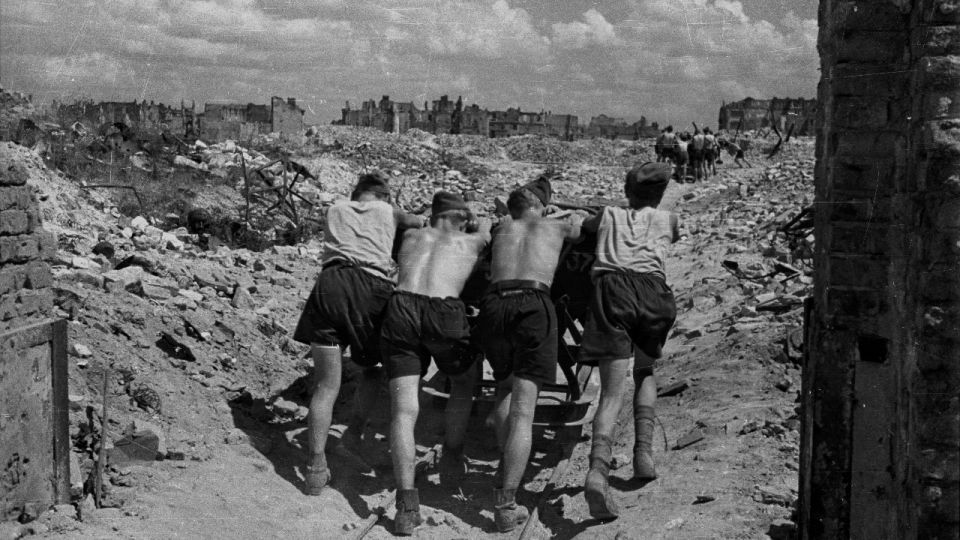 Warsaw's reconstruction 80 years on