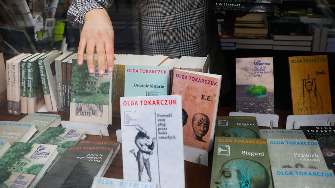 Instytut Ksiazki Wsparl Publikacje Olgi Tokarczuk Kwota Powyzej 700 Tys Zlotych Tvp Info
