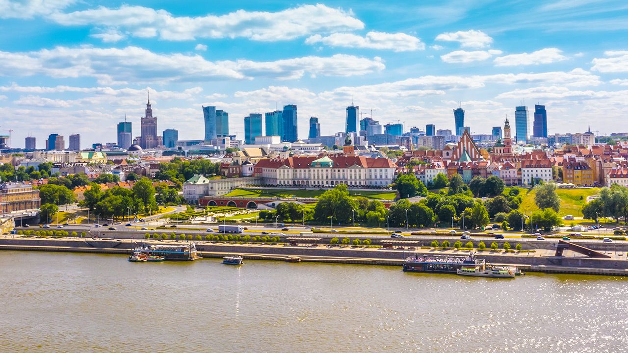 Warszawa opiera się dekomunizacji. Miejsca dla bohaterów – brak (fot. Shutterstock)