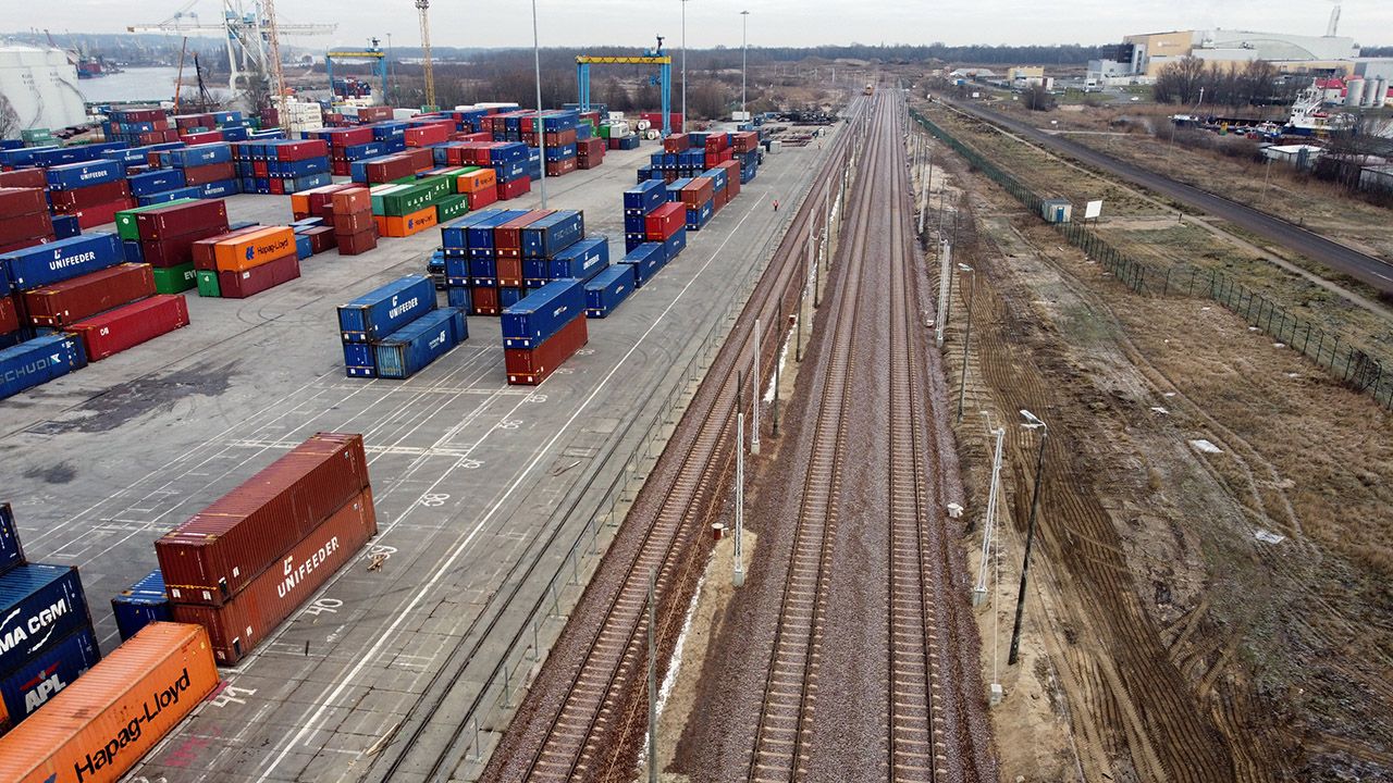 W ocenie polskiego ministra Niemcy dążą do ograniczenia konkurencyjności portu Szczecin–Świnoujście (fot. arch.PAP/Marcin Bielecki)