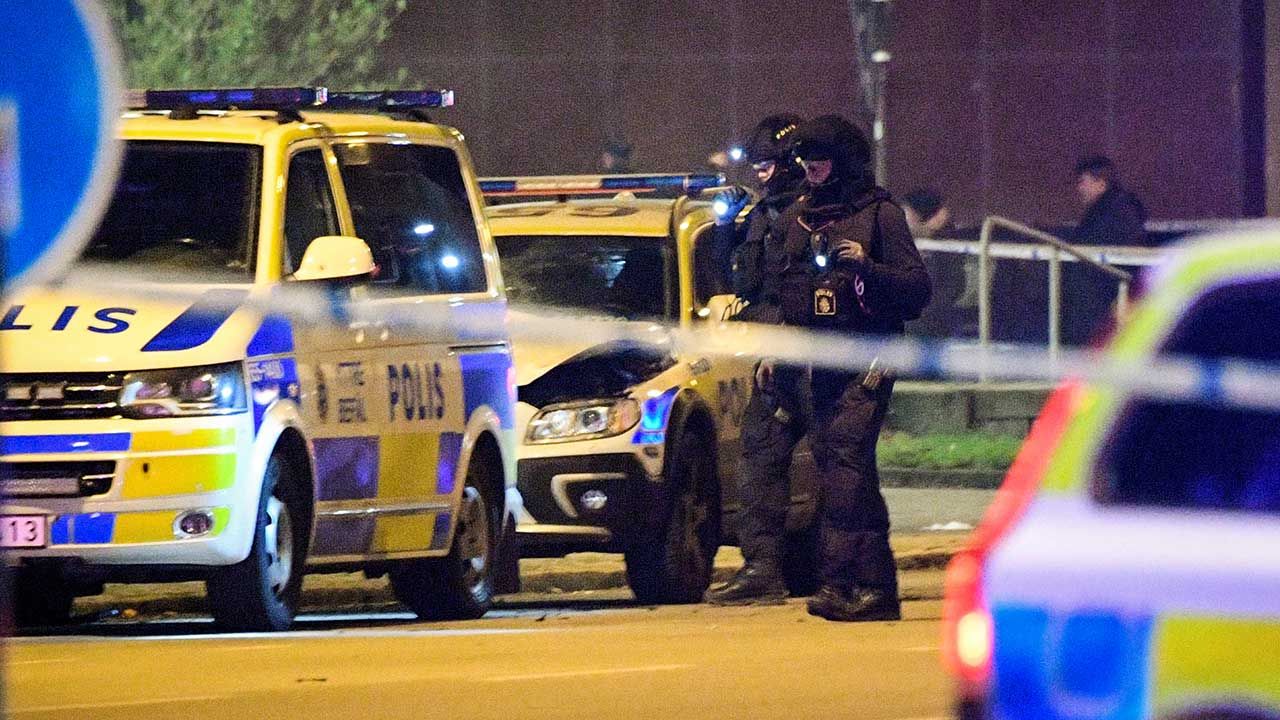 Szwedzka policja przeprowadziła kilka operacji antyterrorystycznych (fot. REUTERS/TT News Agency/Johan Nilsson) Szwedzka policja przeprowadziła kilka operacji antyterrorystycznych (fot. REUTERS/TT News Agency/Johan Nilsson)