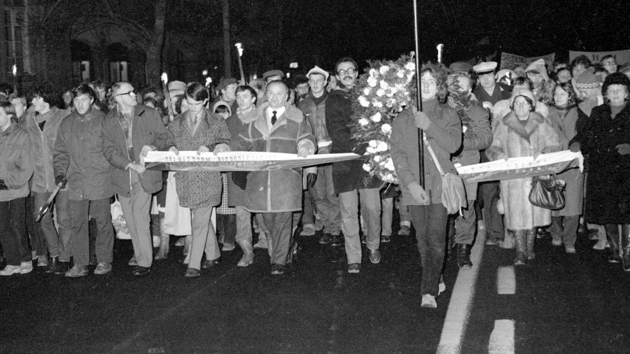 Manifestacja Ruchu Mlodej Polski w Gdańsku w 1980 roku. Fot. Bogdan Łopieński / Forum