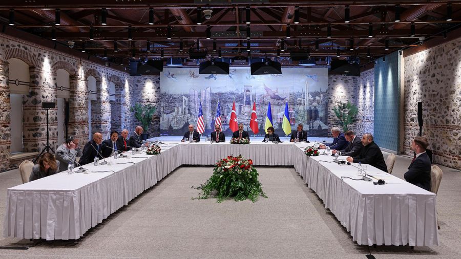 Rozmowy na szczycie w Stambule (fot. Arda Kucukkaya/Anadolu via Getty Images)