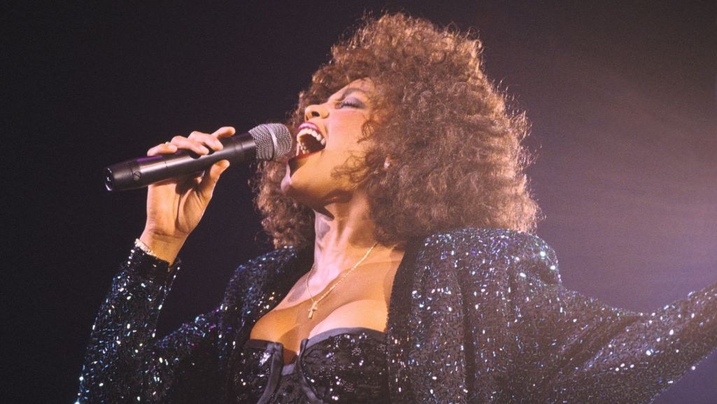 Kevin Macdonald odkrywa zarówno jasne, jak i mroczne strony życia Whitney Houston. Fot. Frederic Reglain/Getty Images