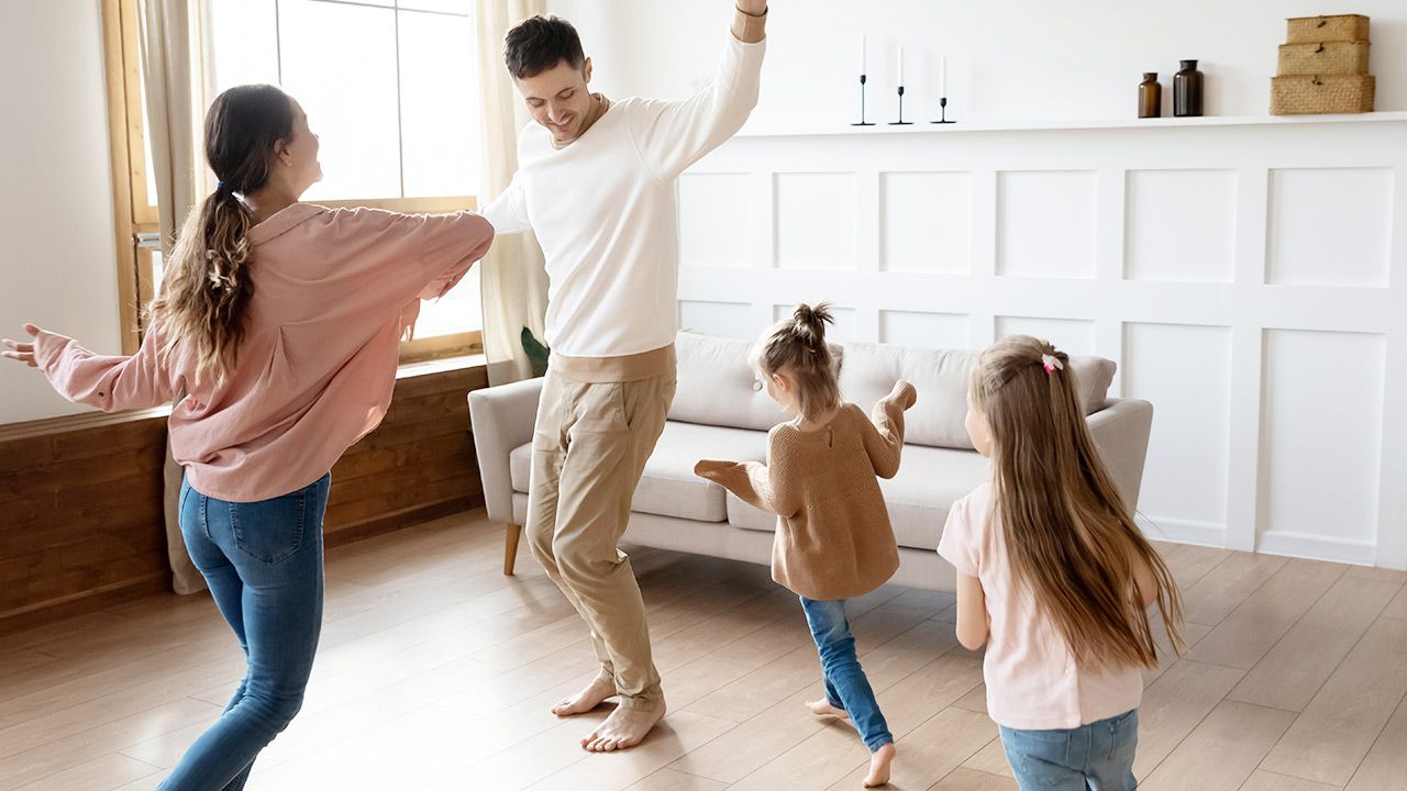 Dodatkowy zasiłek opiekuńczy wydłużony do 23 maja (fot. Shutterstock) Dodatkowy zasiłek opiekuńczy wydłużony do 23 maja (fot. Shutterstock)