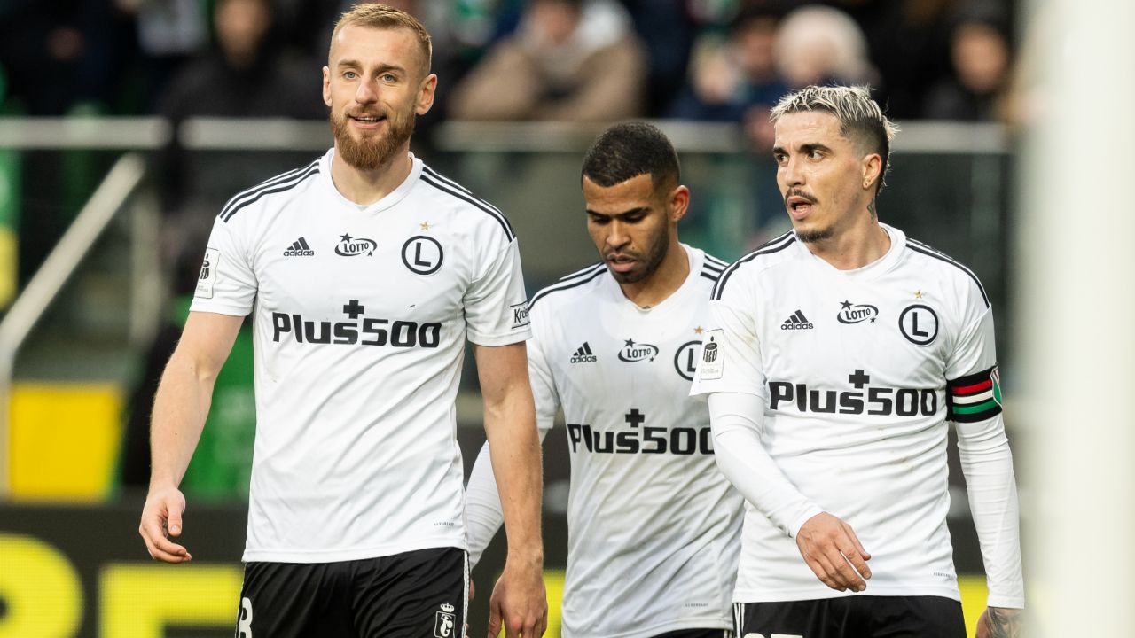 Rafał Augustyniak, Juergen Elitim i Josue (fot. Getty Images)