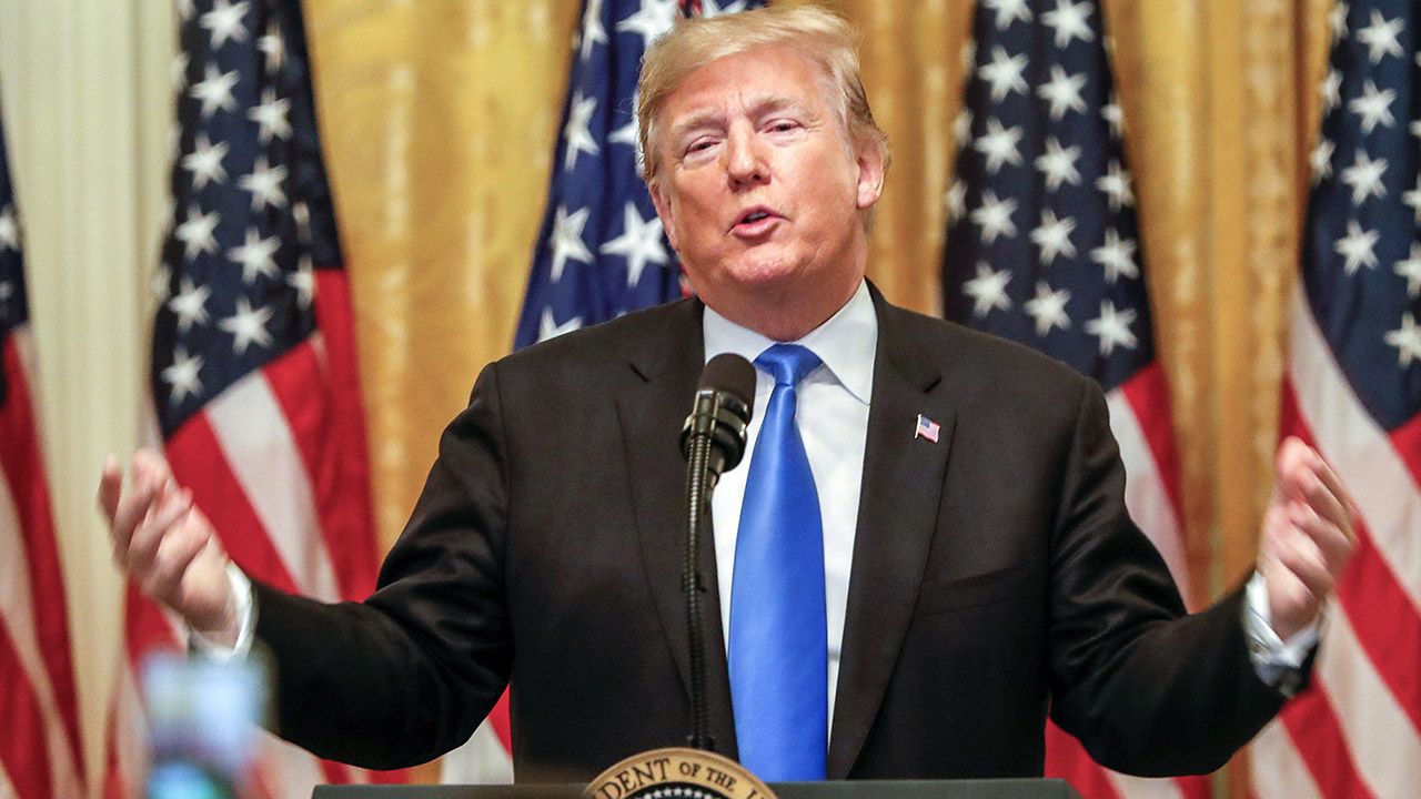 Wprowadzenie jakiejkolwiek poprawki do konstytucji USA wymaga poparcia dwóch trzecich w obu Izbach Kongresu (fot. PAP/EPA/ERIK S. LESSER) Wprowadzenie jakiejkolwiek poprawki do konstytucji USA wymaga poparcia dwóch trzecich w obu Izbach Kongresu (fot. PAP/EPA/ERIK S. LESSER)