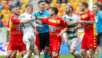 Krzysztof Jakubik podczas meczu Jagiellonii z Lechią (fot. 400mm.pl) Krzysztof Jakubik podczas meczu Jagiellonii z Lechią (fot. 400mm.pl)