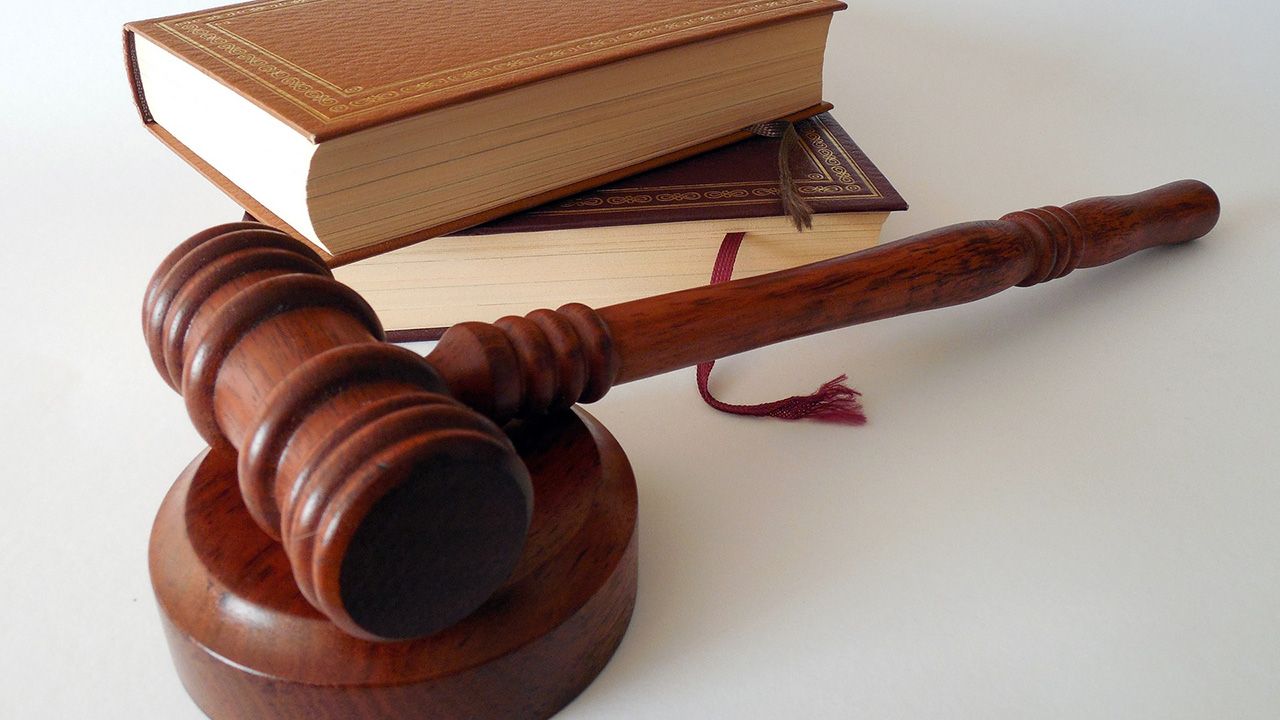 PiS zapowiada pozwy tym, którzy zarzucają nieuczciwość partii po publikacji „Wyborczej” (fot. Pixabay/succo) PiS zapowiada pozwy tym, którzy zarzucają nieuczciwość partii po publikacji „Wyborczej” (fot. Pixabay/succo)