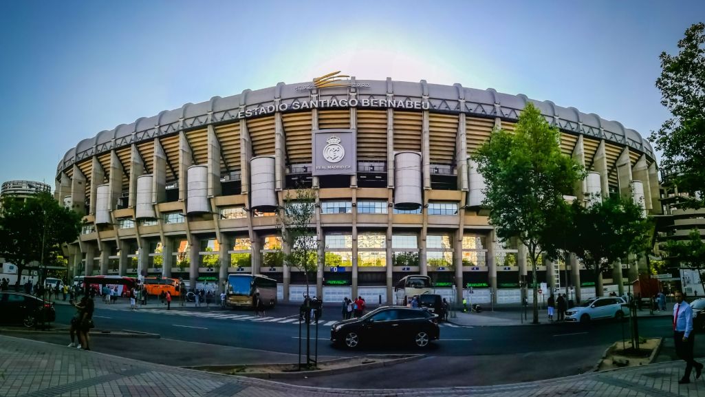 Santiago Bernabéu to stadion najbardziej utytułowanego piłkarskiego klubu XX wieku – Realu Madryt. Fot. Vivvi Smak/Shutterstock