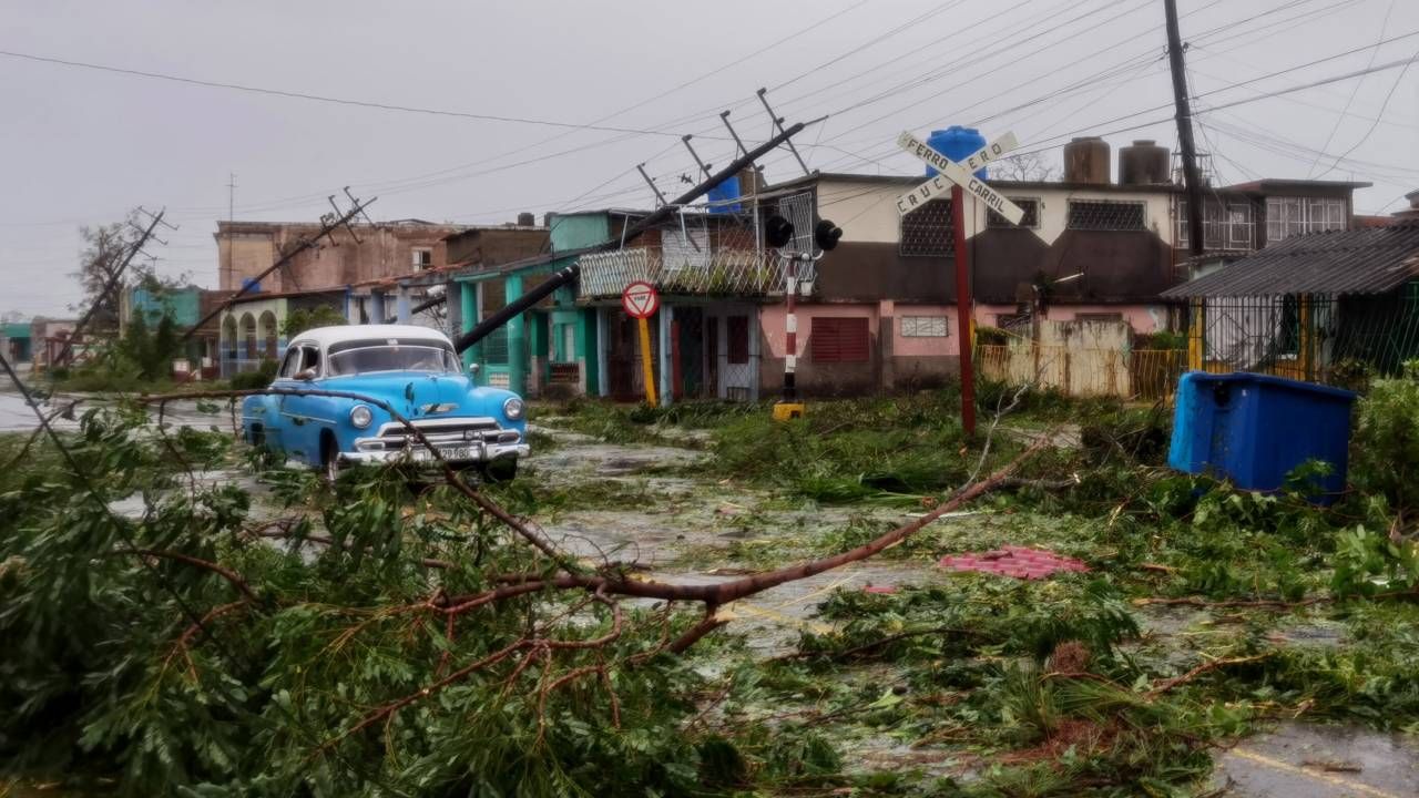 Praktycznie cały kraj pozbawiony jest prądu (fot. PAP/EPA/Yander Zamora) Praktycznie cały kraj pozbawiony jest prądu (fot. PAP/EPA/Yander Zamora)