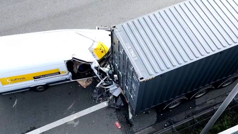 InPost zapewnia, że bus nie należał już do firmy (fot. TVP).