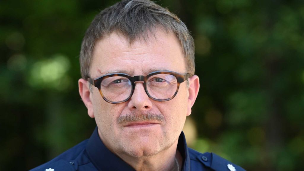 Do obsady serialu „Komisarz Alex” dołączył Olaf Lubaszenko, który wciela się w rolę nadinspektora Ireneusza Gancarza. Fot. Materiały prasowe TVP