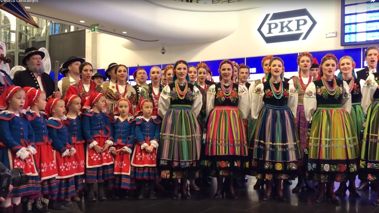 20-minutowy koncert składał się z kolęd oraz fragmentów spektaklu „Betlejem Polskie” (fot. YT/Gość Warszawski)