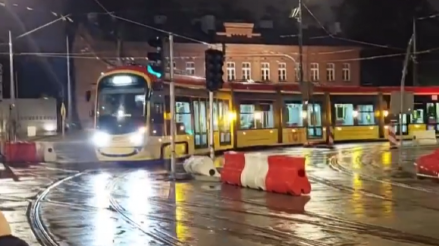 Rafał Trzaskowski Pierwszy Raz Od 1973 R Tramwaje Z Ul Puławskiej Skręciły W Ul Goworka 1302