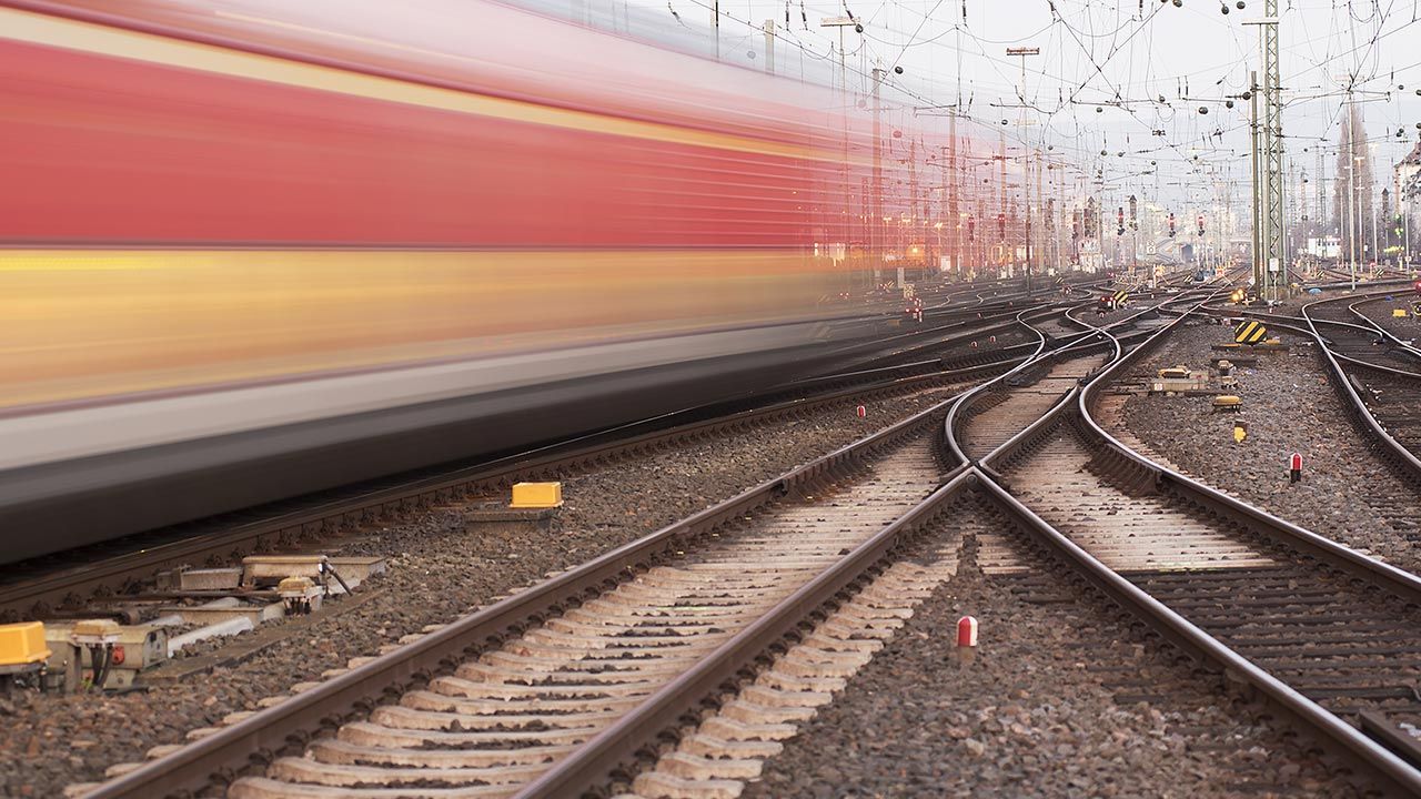 Współpracę nawiązały już PKP Intercity i PKS Polonus (fot. Shutterstock/Vytautas Kielaitis) Współpracę nawiązały już PKP Intercity i PKS Polonus (fot. Shutterstock/Vytautas Kielaitis)