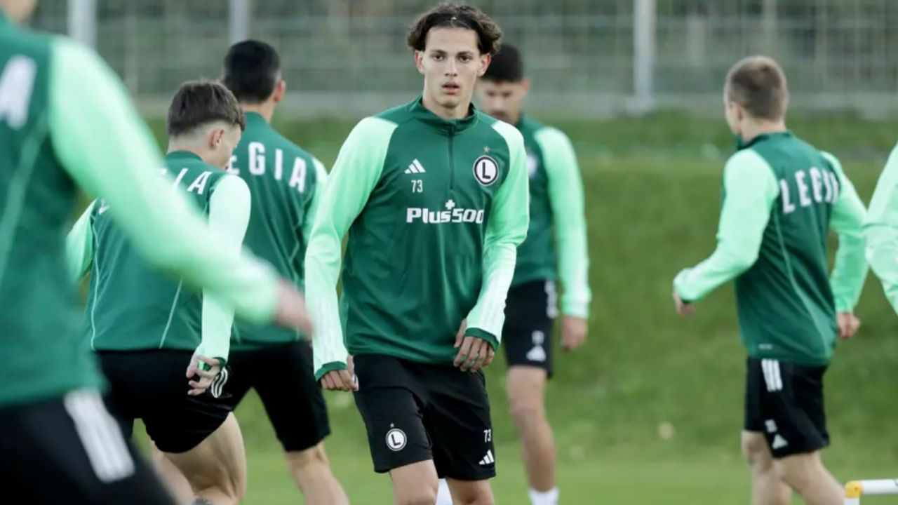 Jakub Żewłakow ma za sobą trening z pierwszym zespołem Legii Warszawa (fot: Janusz Partyka/legia.com/Legia Warszawa)