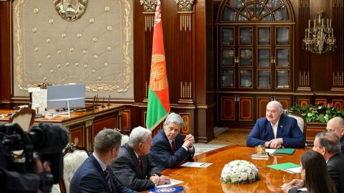 Кіт Келаг (злева ў цэнтры) падчас сустрэчы ў Менску з Аляксандрам Лукашэнкам. 20 чэрвеня 2025 года. Фота:  Keith Kellogg / Х