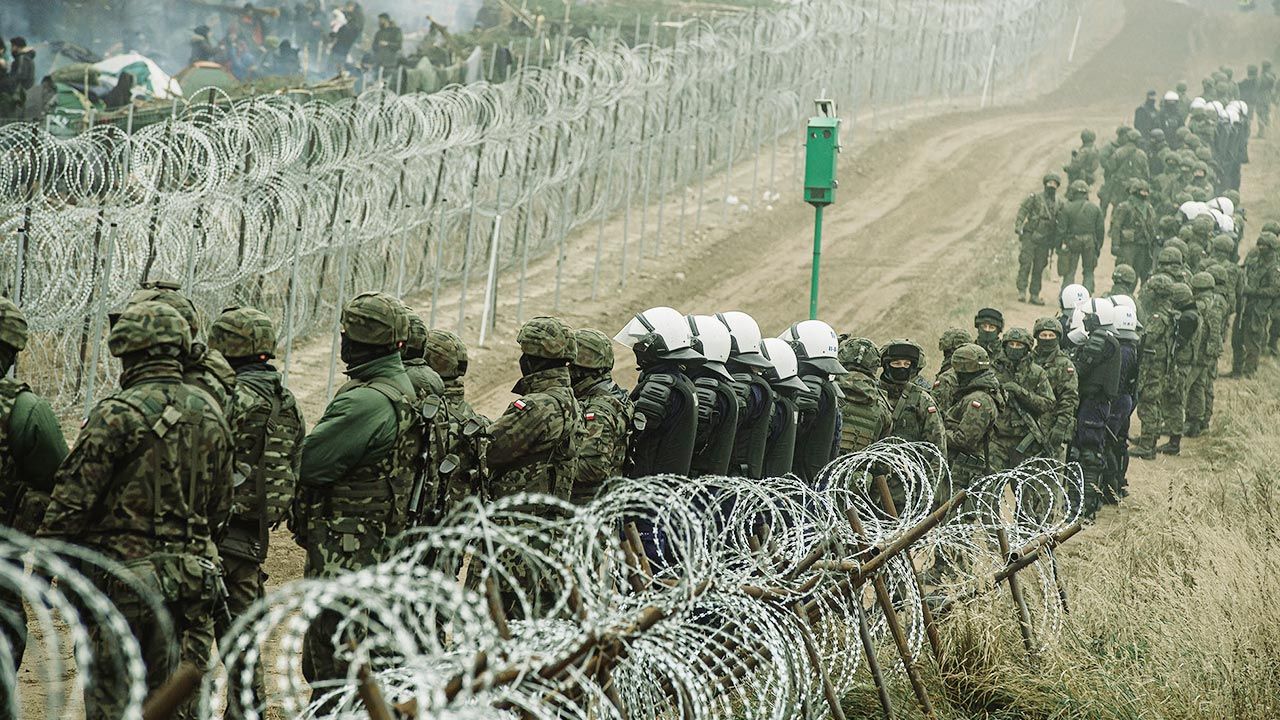 Polskie służby na granicy zmagają się z atakami nie tylko z zewnątrz (fot. WOT)
