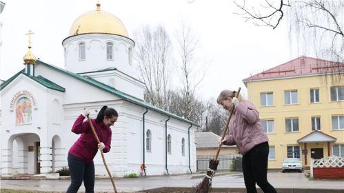 Уборка территорий. Снимок имеет иллюстративный характер. Фото: БелТА
