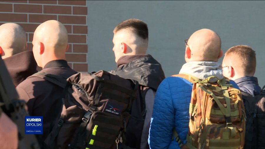 Dla jednych to przygoda w mundurze, inni zostaną w armii na dłużej. Nowi szeregowi u opolskich logistyków