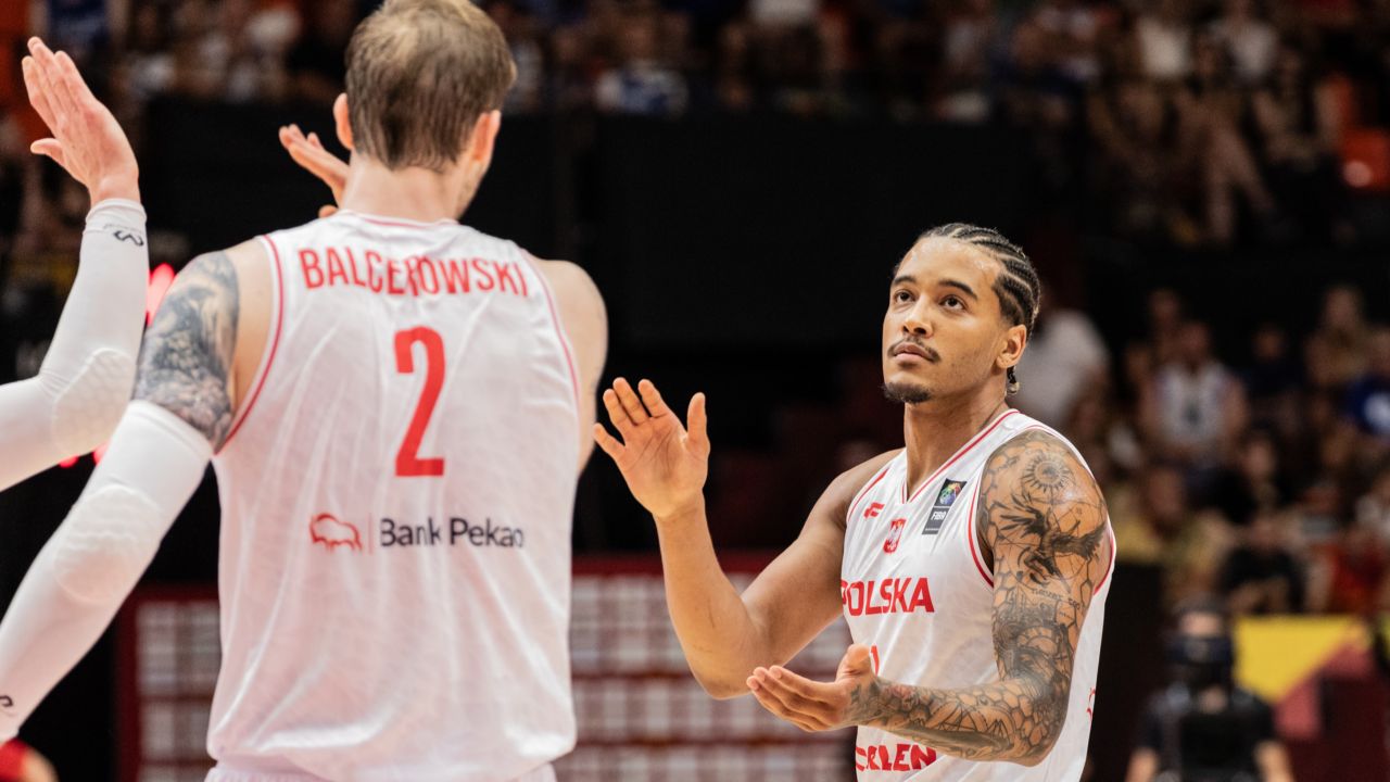 Aleksander Balcerowski i Jeremy Sochan (fot. Getty Images)
