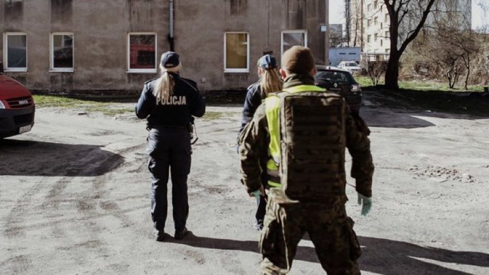 Żołnierze WOT wspólnie z Policją kontrolują przestrzeganie ...