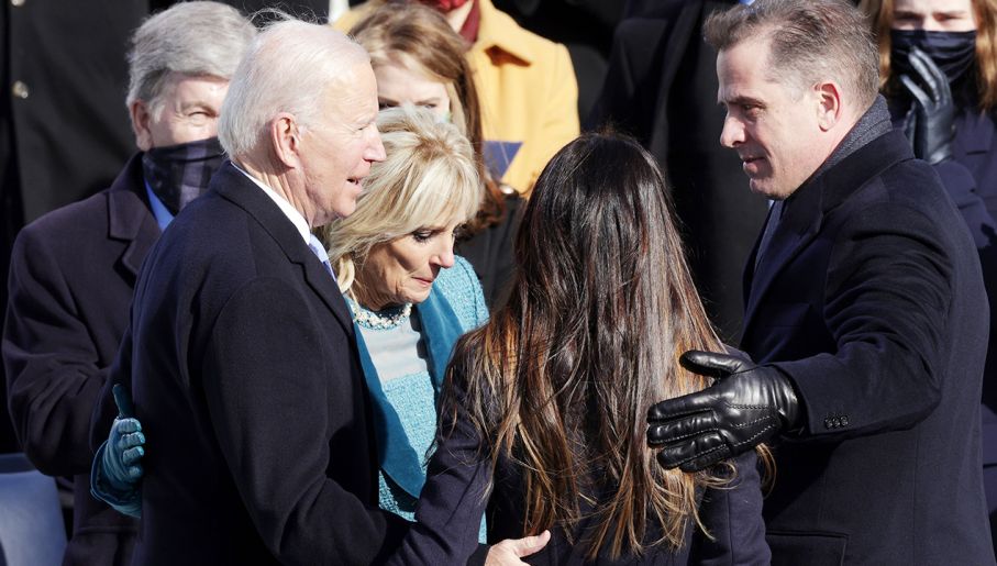 Joe Biden ma sporo zmartwień z powodu Huntera (fot. Alex Wong/Getty Images)